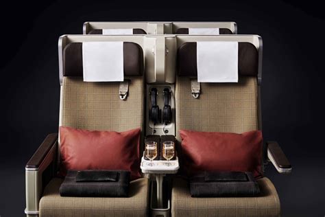 Swiss' Premium Economy Guide for 2022 .